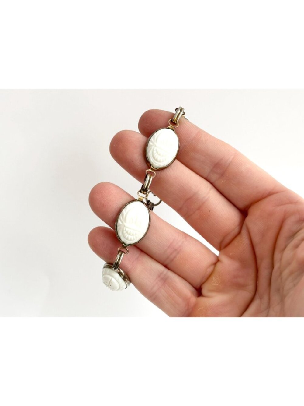 Egyptian Revival Scarab White Milk Glass Beetle Silver T 80's Vintage Bracelet - Picture 6 of 11